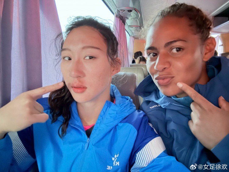 神勇！女足國門徐歡曬照，比賽中被球砸臉仍力保球門不失