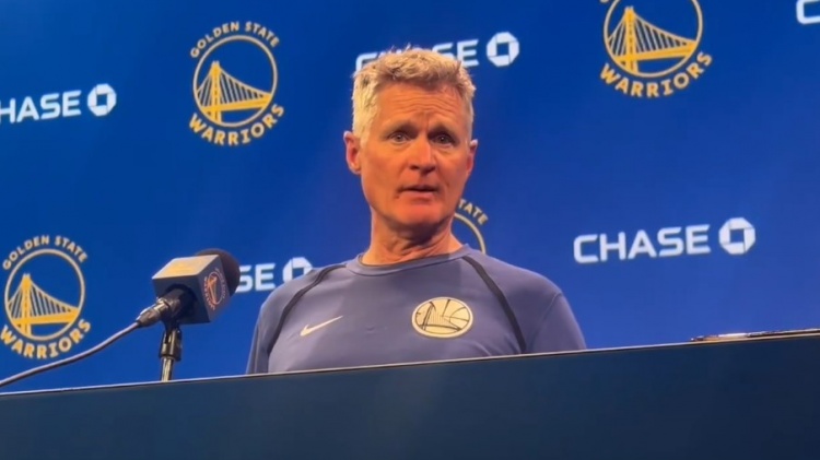 是否考慮過巴特勒與庫明加齊上陣的小陣容？科爾：這確實(shí)是個(gè)選擇