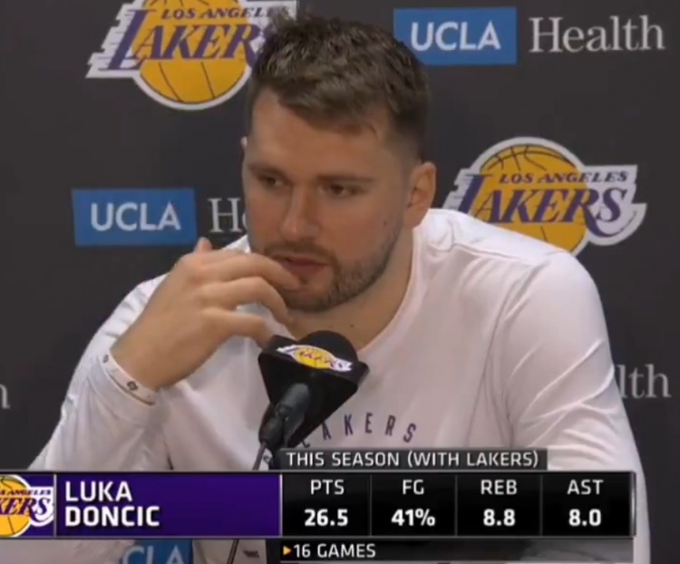 略微出手！東契奇本賽季在湖人場(chǎng)均26.5分8.8板8助1.9斷