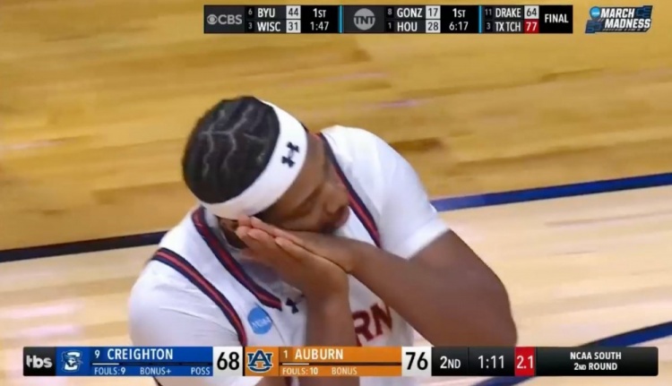 致敬小學(xué)生！奧本大學(xué)丹佛-瓊斯高難度2+1后獻(xiàn)出庫里“晚安安”