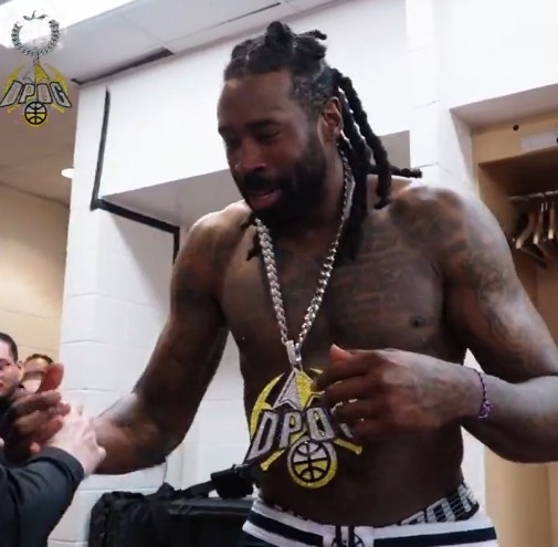 頂替約老師首發(fā)砍11+15+4！馬龍賽后將大金鏈子頒給小喬丹