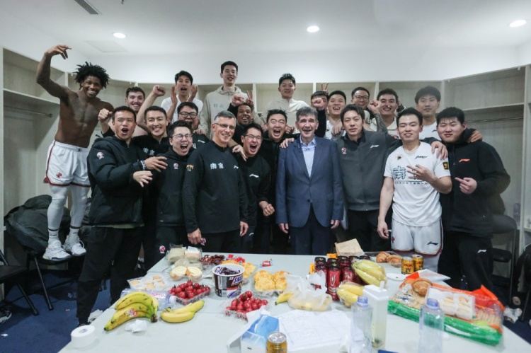 同曦老板：擊敗廣東那場(chǎng)內(nèi)心狂喜 我們現(xiàn)在還算不上強(qiáng)隊(duì)