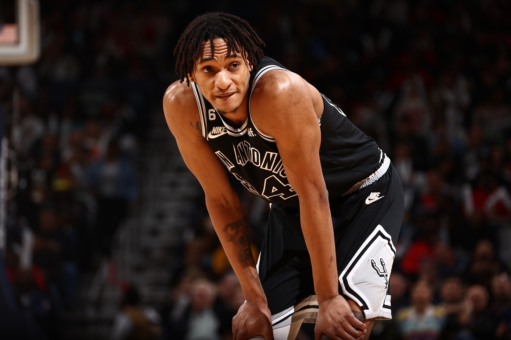 下半場不準了！瓦塞爾22投10中得到24分4板3助 6犯離場