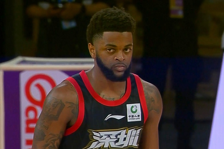 繼續(xù)補(bǔ)強(qiáng)？媒體人：上海簽下前深圳男籃外援梅肯