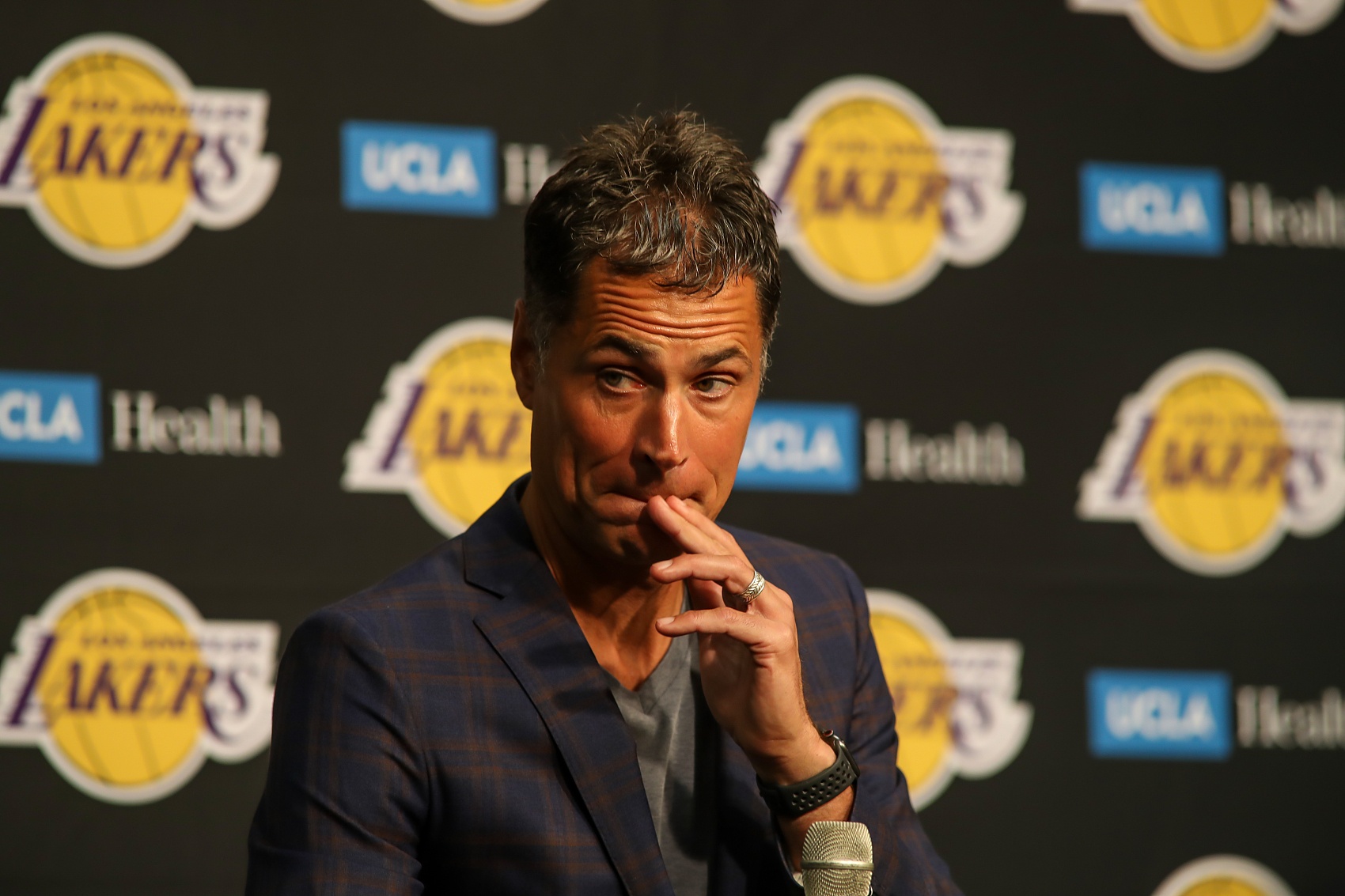 蘇群：湖人敗給公牛&魔術(shù)的方式一模一樣 球隊內(nèi)線遭遇空前危機(jī)