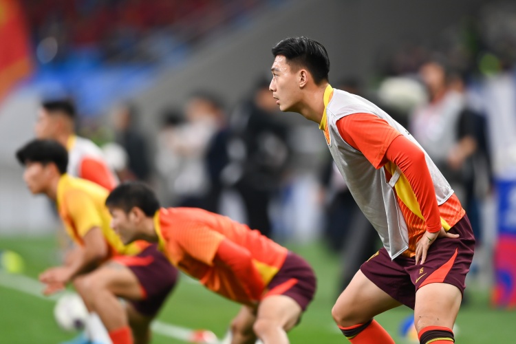 足球報(bào)：張玉寧、蔣圣龍均有不同程度傷病，伊萬未讓在熱身賽出場