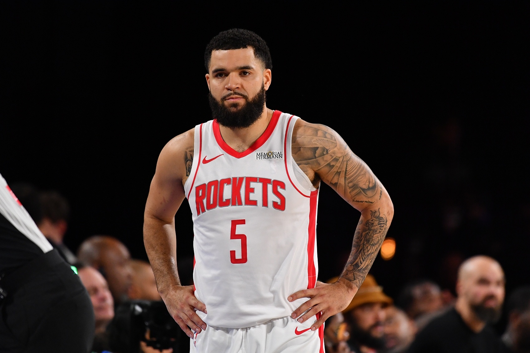 媒體人：范喬丹一個(gè)人把比賽生生地打回來(lái)了 阿門太快&太狠了