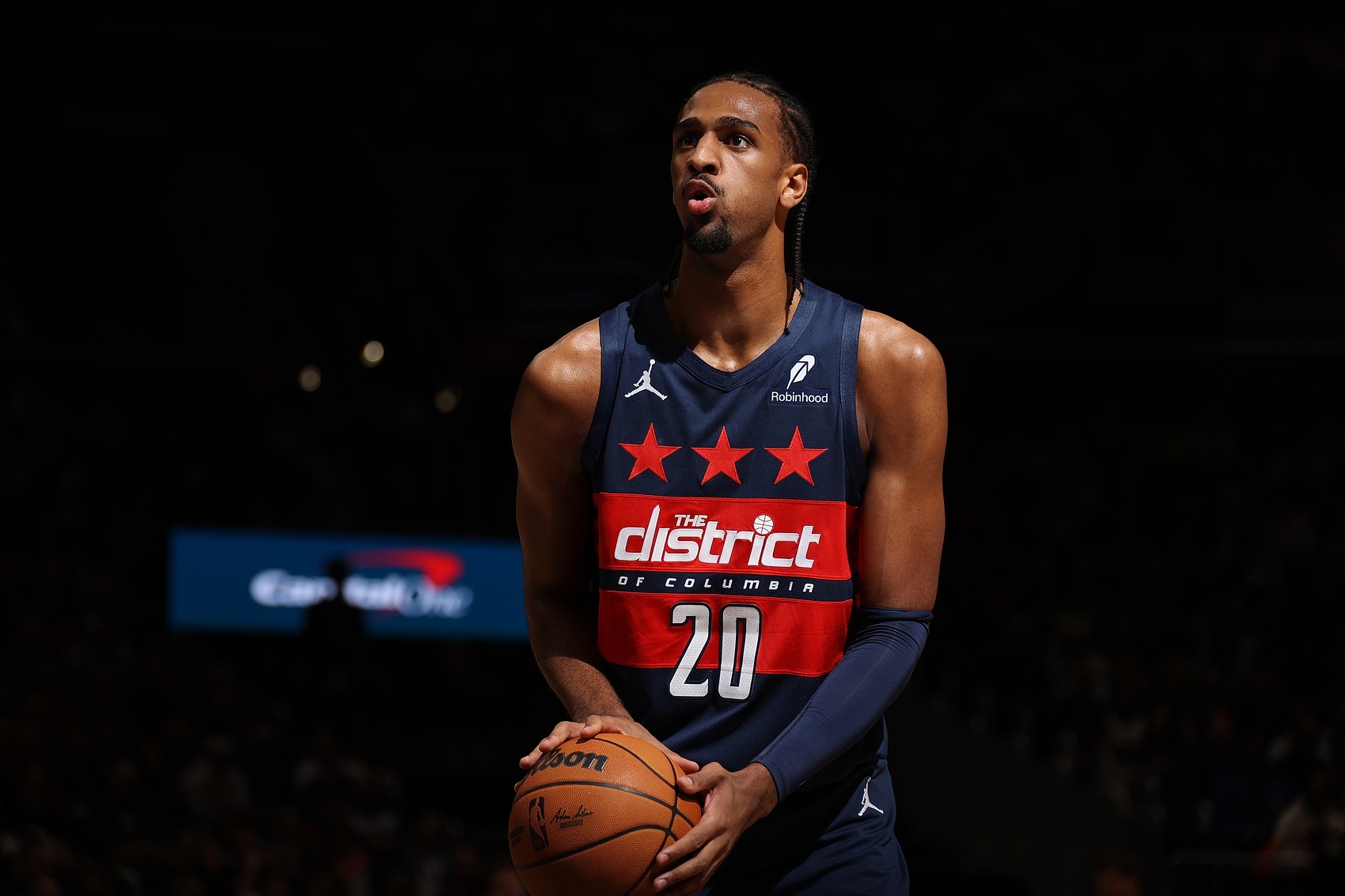 很準！薩爾上半場8投6中&三分6中4 攻下20分5板1助2斷