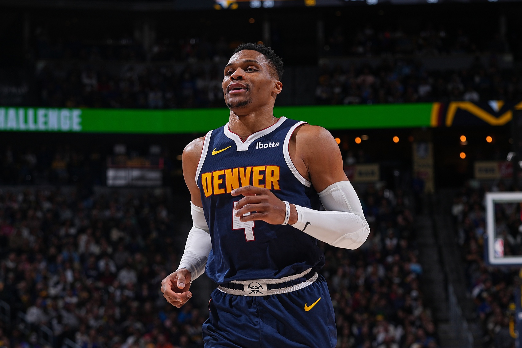 控制失誤！威少全場11中5&三分4中2 得到14分2蓋帽5失誤6犯規(guī)