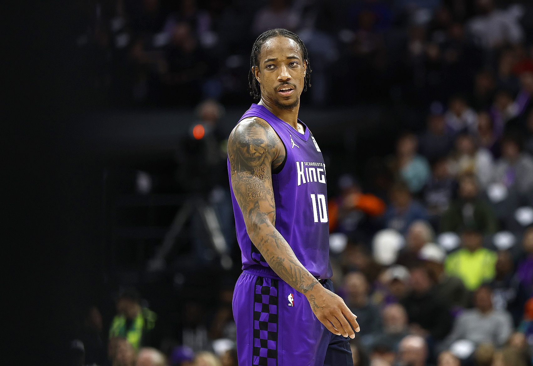 中投在線三分都鐵了！德羅贊18投8中&三分4中0 得到22分2板4助