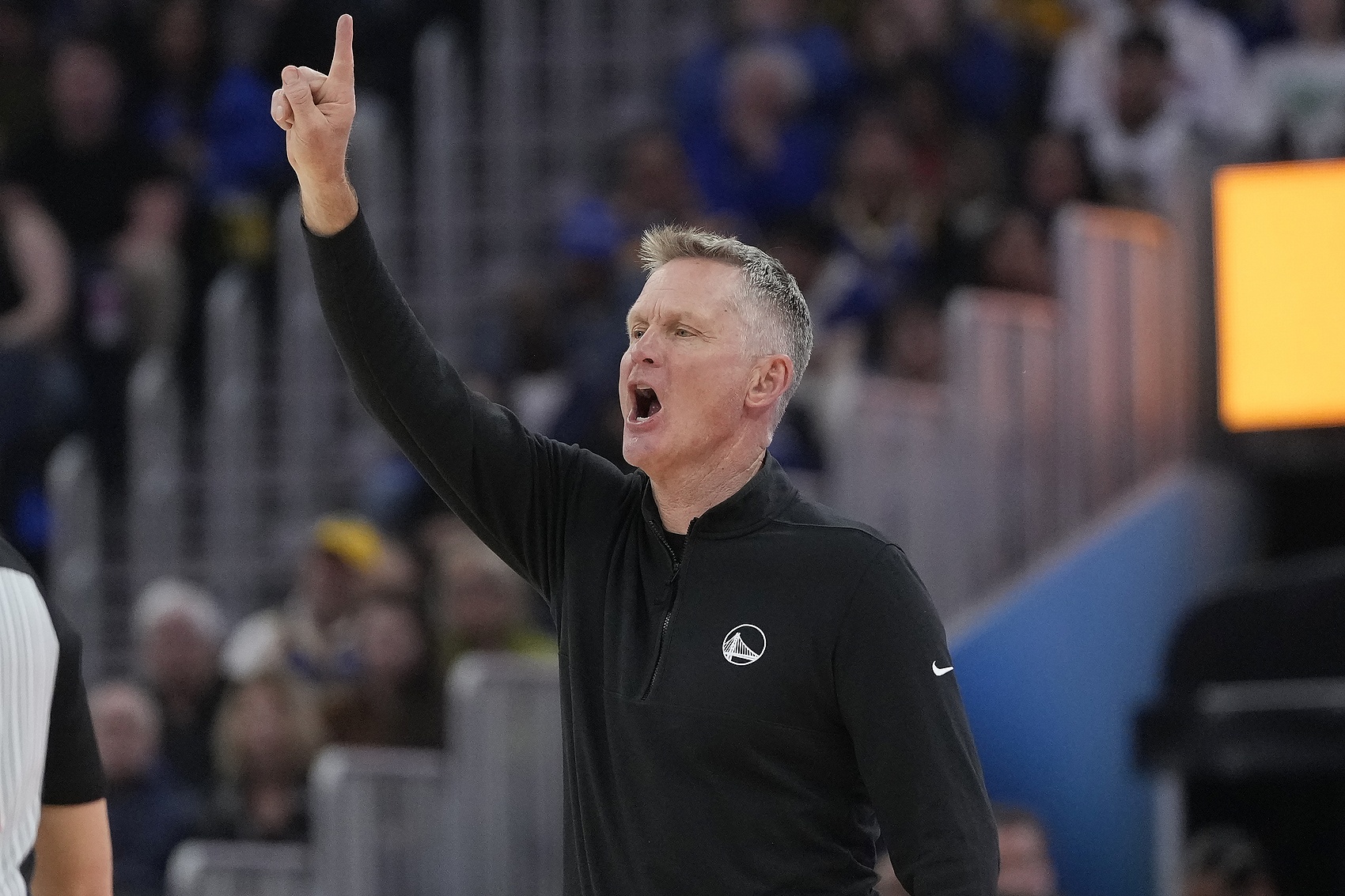 被打穿了！勇士上半場進(jìn)攻效率116.3 但防守效率138