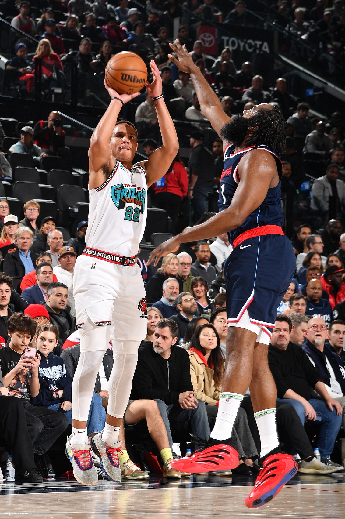 壓制！快船本賽季三殺灰熊 自06-07賽季以來首次橫掃對手