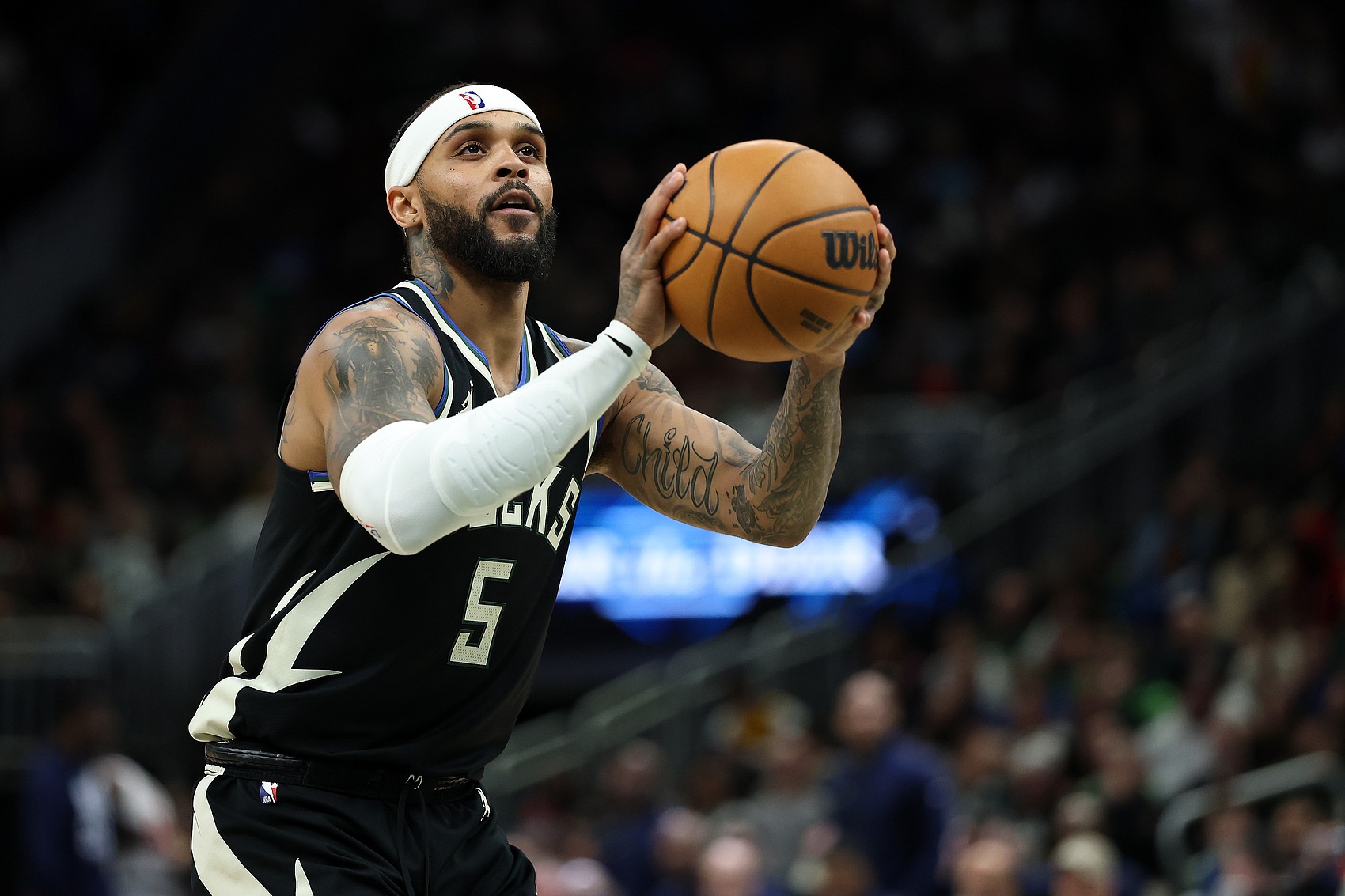 板凳火力！特倫特半場6中4貢獻(xiàn)11分 三分4中3